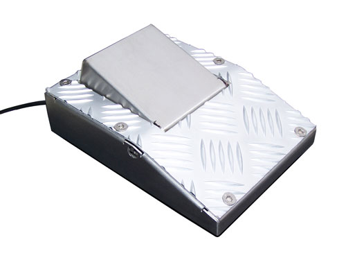 Foot pedal for throttle controller